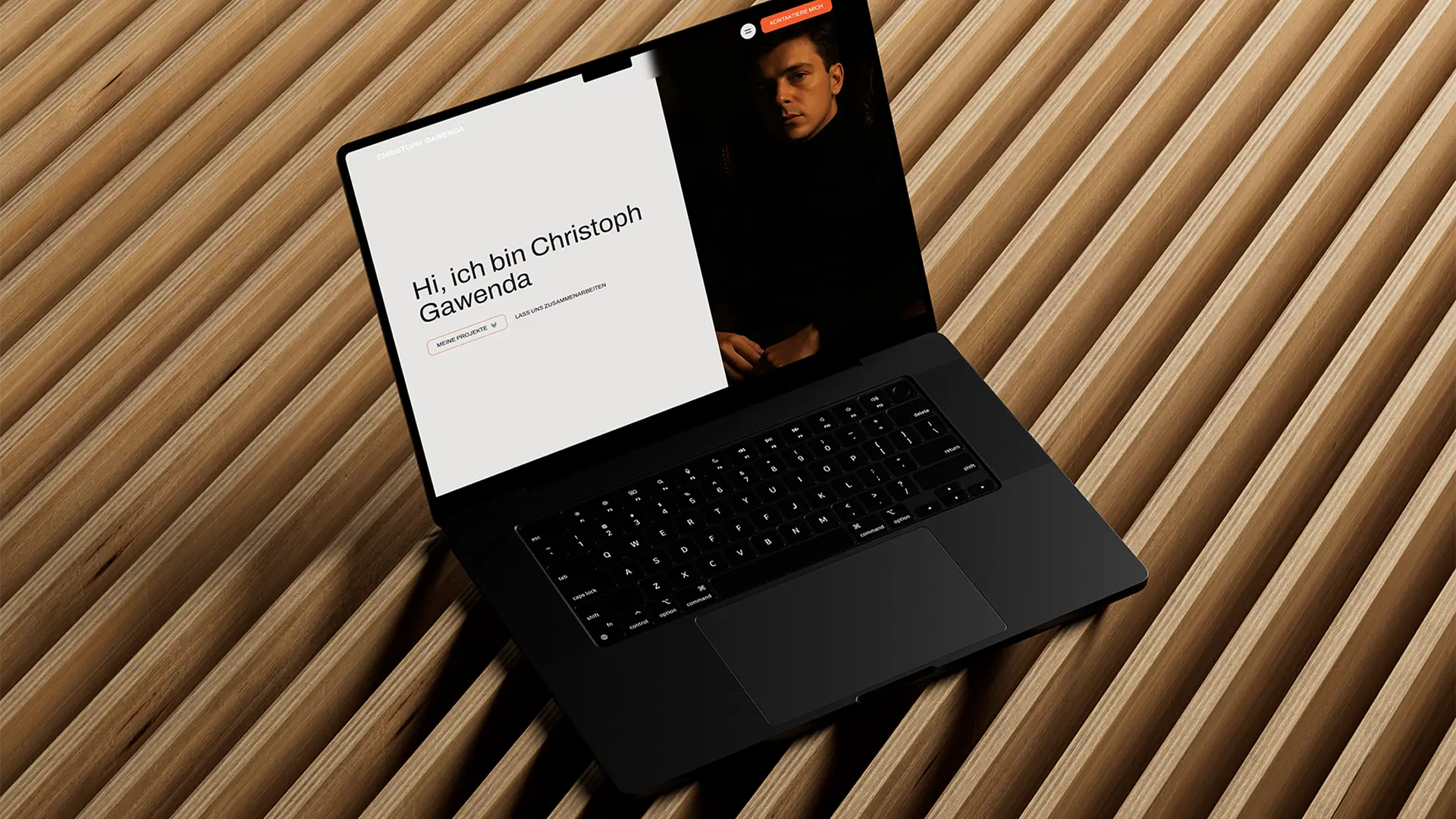 portfoliov1_macbook.webp portfoliov1_macbook.webp